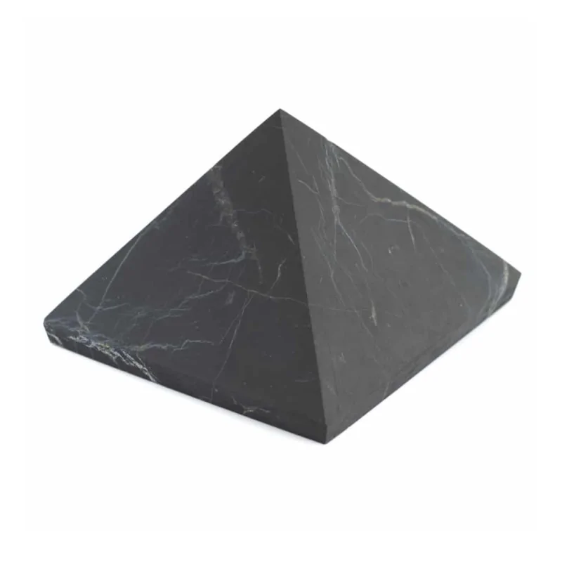 Pyramides de shungite. Brillantes ou mates. Carélie (Russie) 
